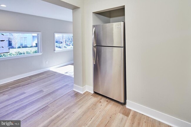 Building Photo - 1400 Delaware Ave