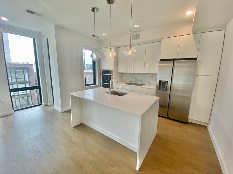 Building Photo - 1405 W St NW