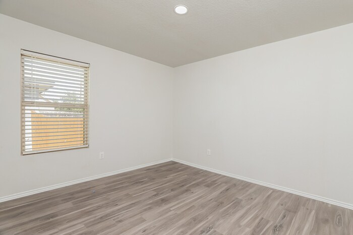 Building Photo - 10718 Goose Way