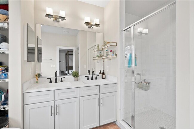 Building Photo - A Glimpse of Serene Living in Chantilly, VA