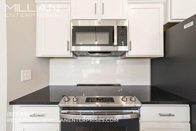 Building Photo - Contemporary 3-Bedroom Beauty with Walk-In Closet and Tile Shower Retreat