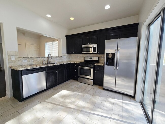 Building Photo - GORGEOUS 4BD/3BA IN SILVERADO RANCH