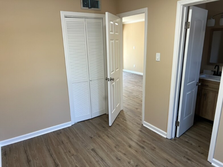 Building Photo - 1732 Westhaven Ln