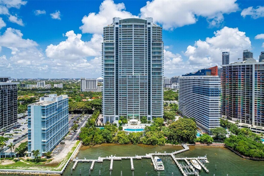 Building Photo - 1643 Brickell Ave