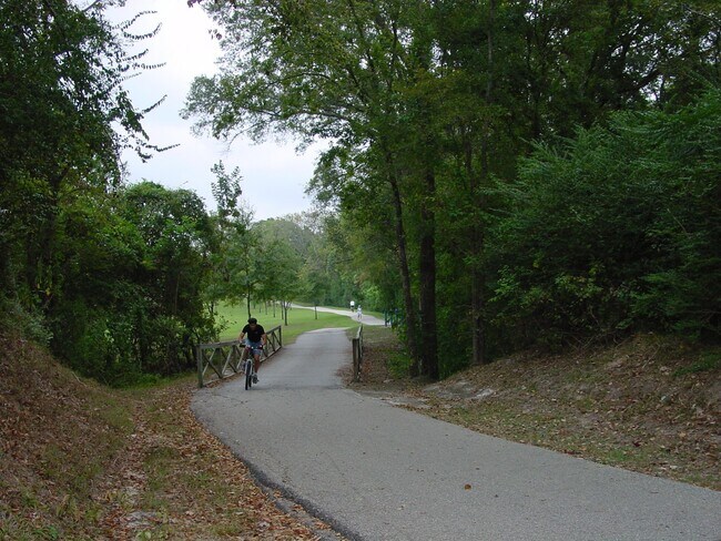 Building Photo - 1422 Chardonnay Dr