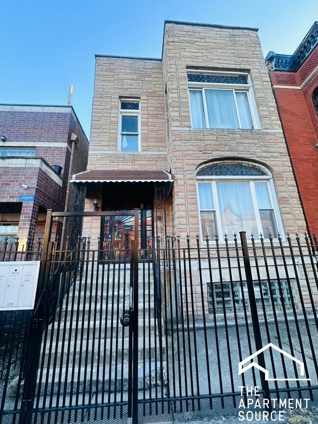 Building Photo - 2809 W Warren Blvd