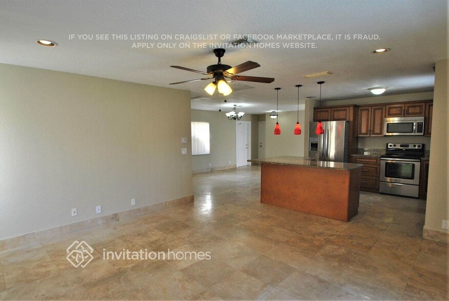 Building Photo - 9507 NW 52nd Manor