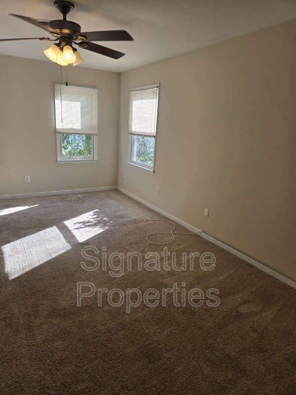Building Photo - 11812 Marnelan Pl