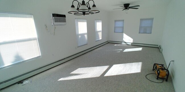 Building Photo - 3147 Clive Ave