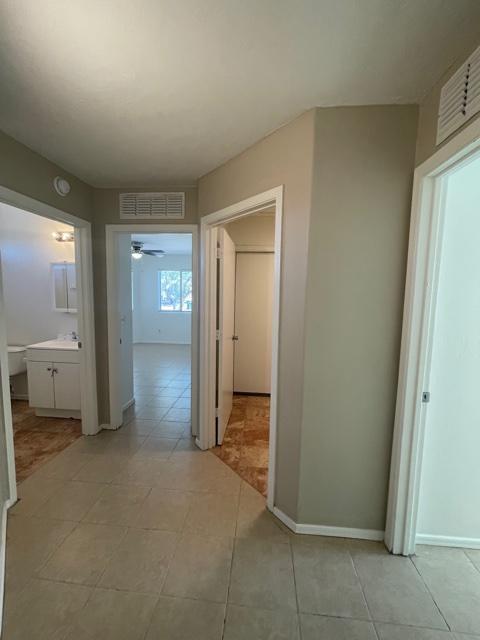 Building Photo - HOUSE FOR RENT