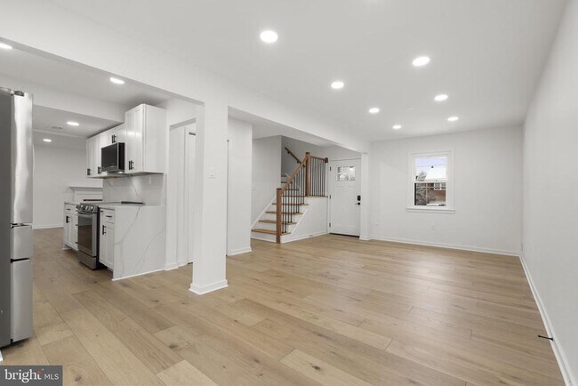 Building Photo - 2339 N Powhatan St