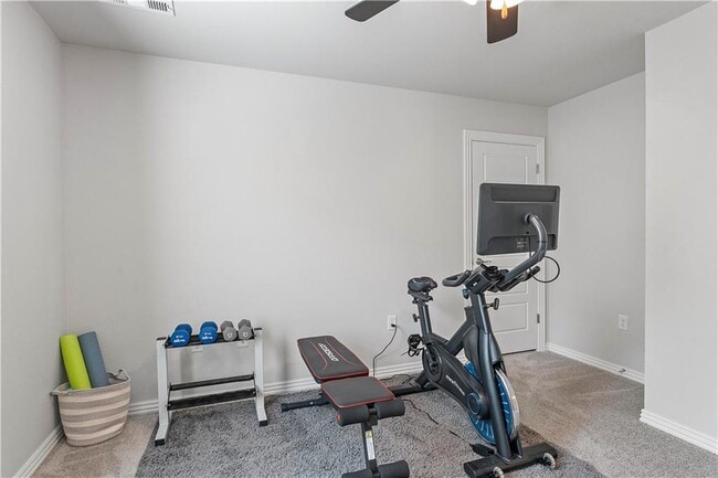 Building Photo - 4407 SW Bison St