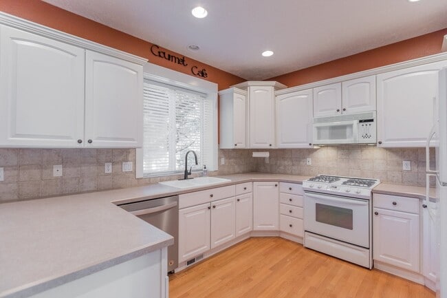 Building Photo - Beautiful 4 Bedroom home in Cascade Crest ...