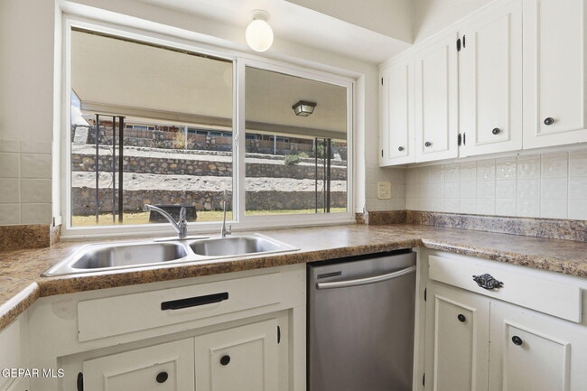 Building Photo - 3329 Old Spanish Trail