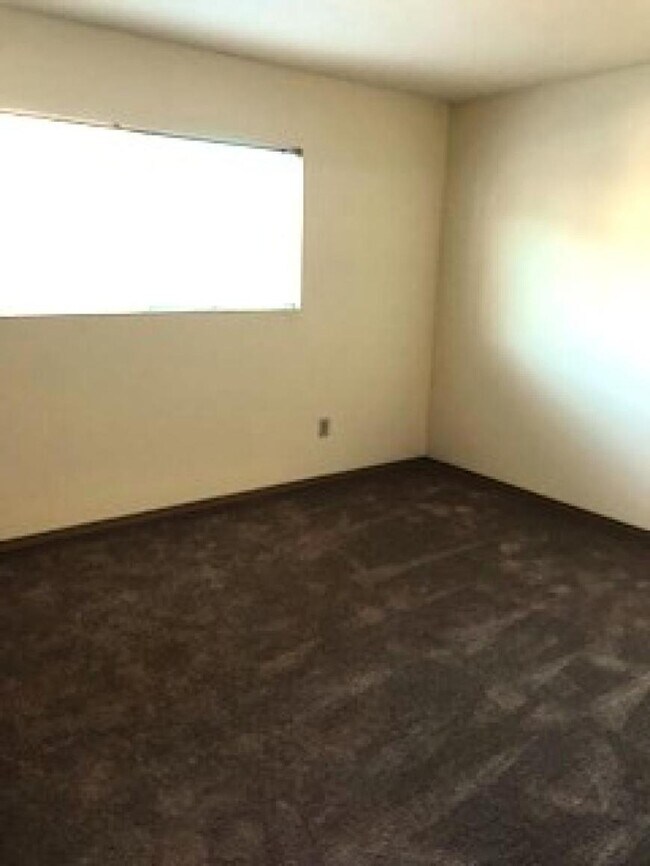 Building Photo - 2 bedroom in Seattle WA 98116