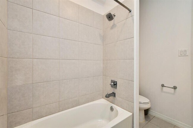 Building Photo - 8922 Stanley Oak Dr