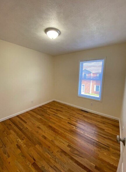 Building Photo - 204 Betsinger Rd