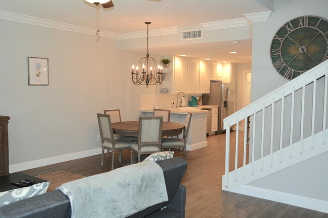 Building Photo - 3384 W Community Dr