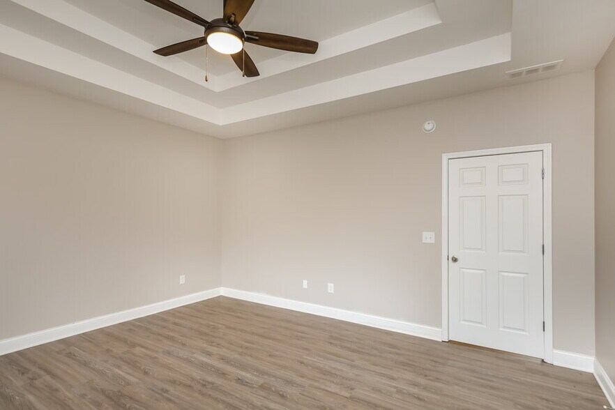 Building Photo - 80 Emmette Dr