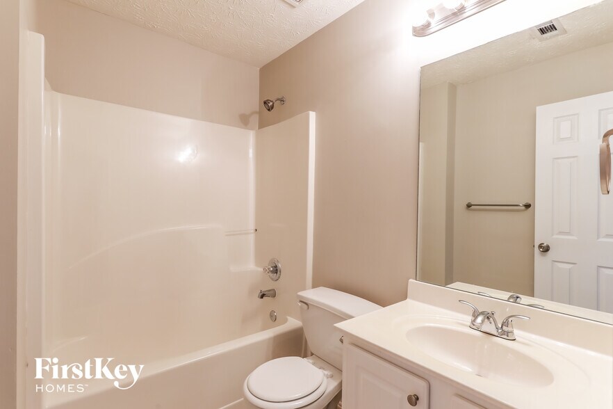 Building Photo - 2395 Pemberton Point