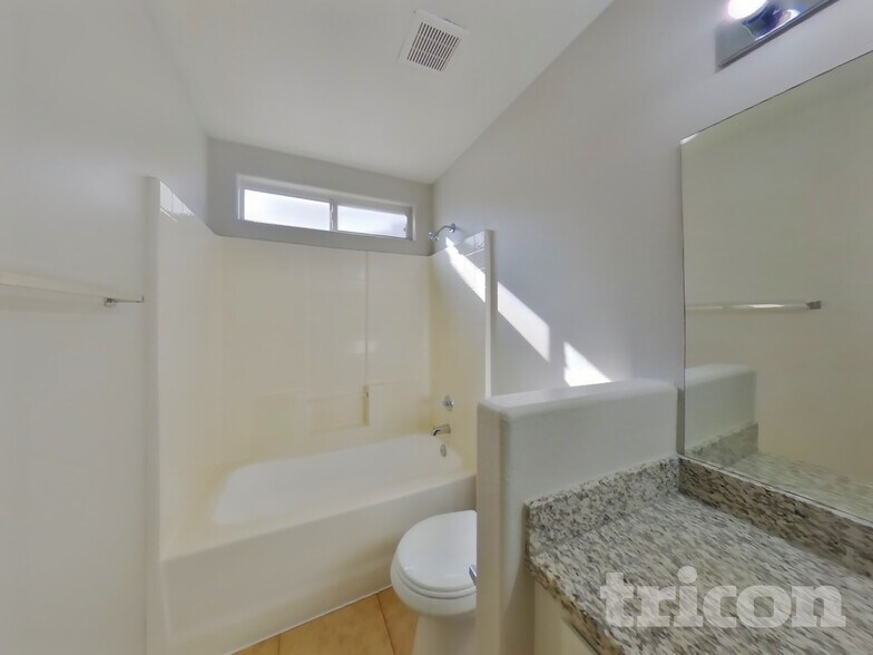 Building Photo - 6232 Diazo St