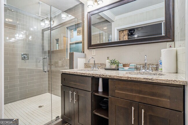 Building Photo - 3382 Bobolink Cir SW