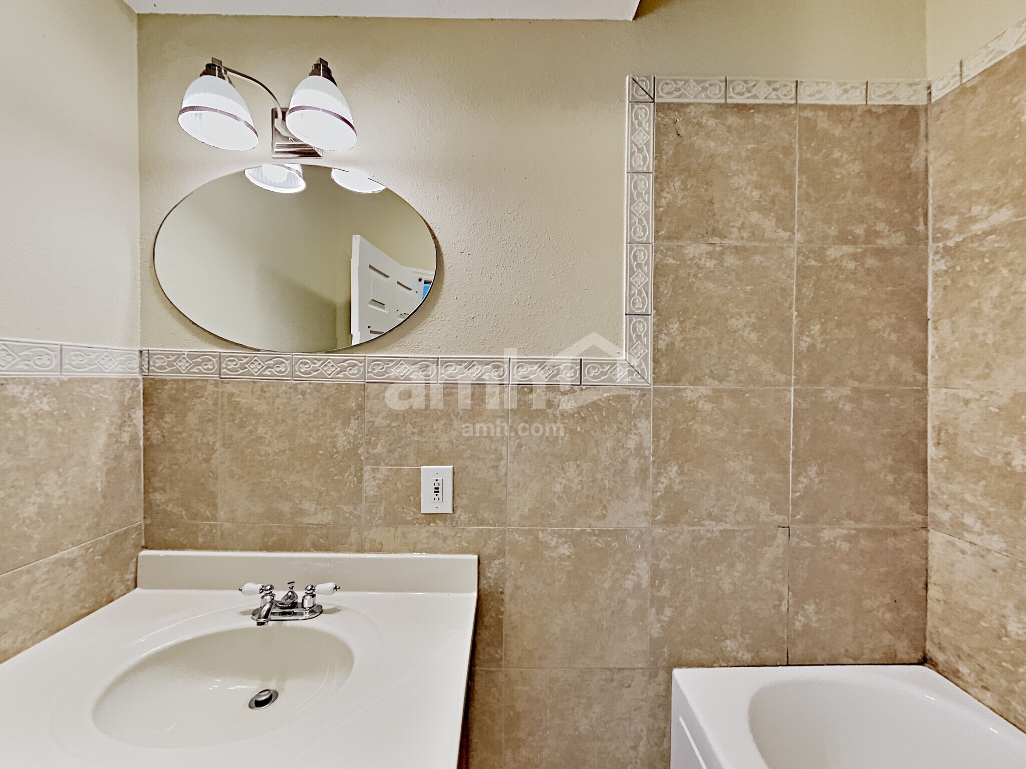 Building Photo - 302 Forest Bend Dr