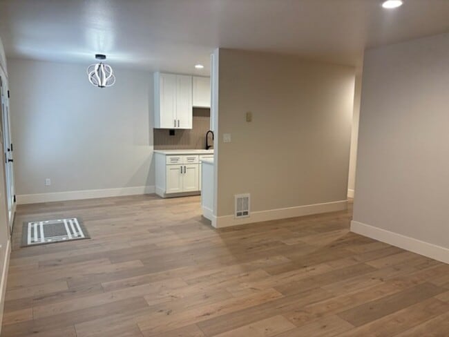 Building Photo - Duplex in Post Falls