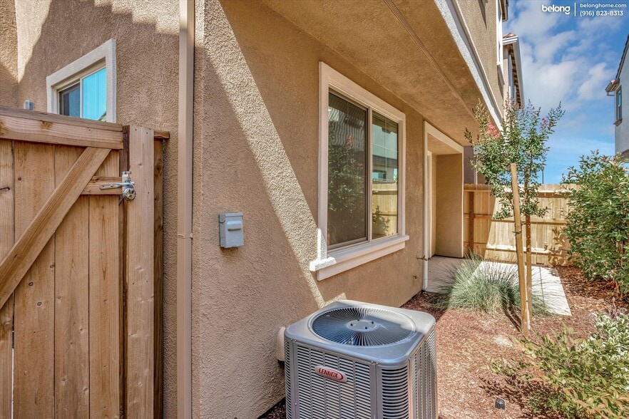 Building Photo - 10466 Oboe Way