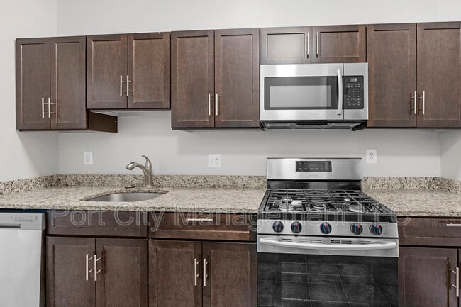 Building Photo - 2121 St Paul St