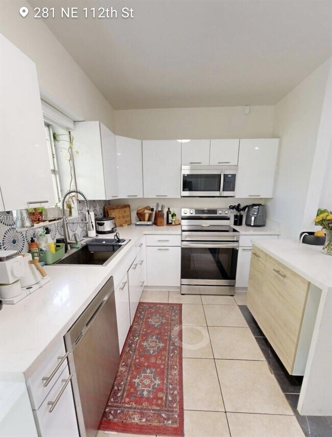 Building Photo - Northeast 112th Street, Miami, FL 33161 - 3 BR 2 BA single-family home