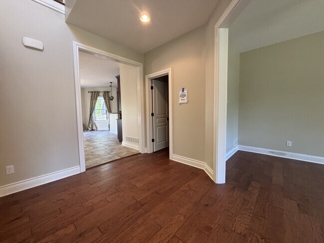 Building Photo - 116 Marco Polo Dr