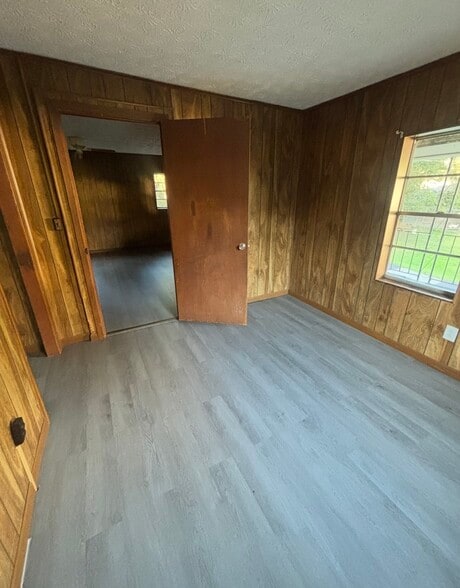 Building Photo - 135 Rice St