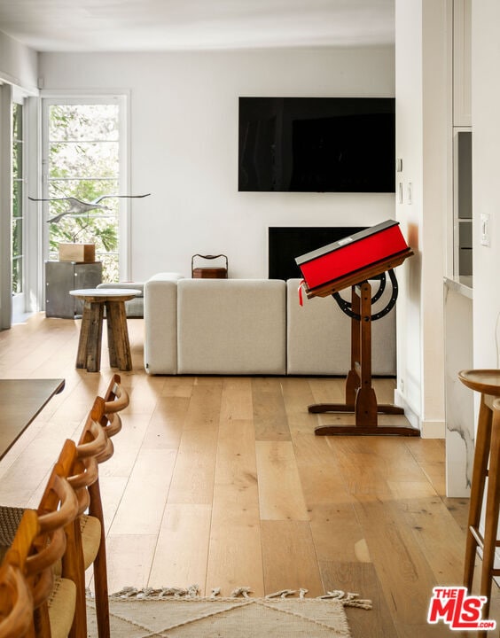 Building Photo - 2410 Nichols Canyon Rd