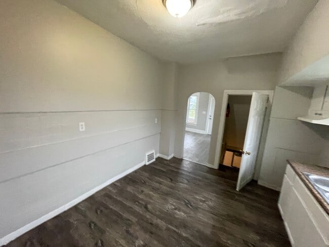 Building Photo - 1733-1737 Long Ave