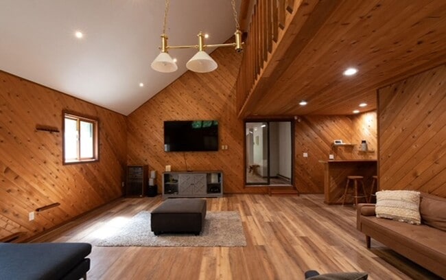 Building Photo - Get a Head Start on this Pocono Paradise R...