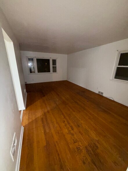 Building Photo - 3210 N 40th St