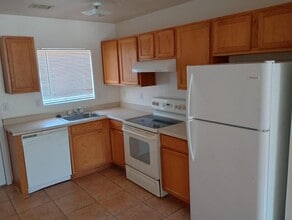 Building Photo - 2 bedroom in Eloy AZ 85131