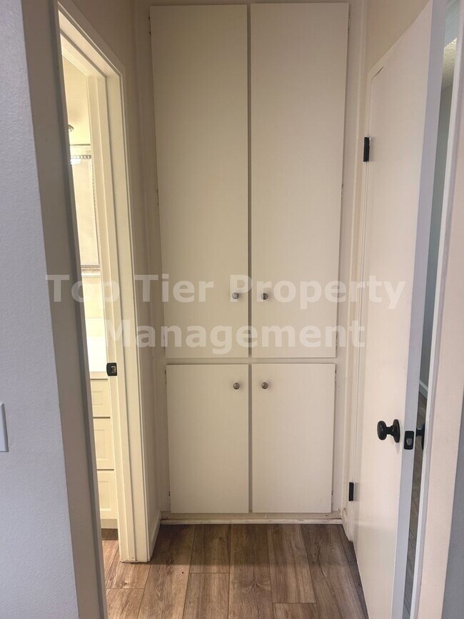 Building Photo - Beautiful 4 Bed/2 Bath House in Central Oceanside - Available NOW***