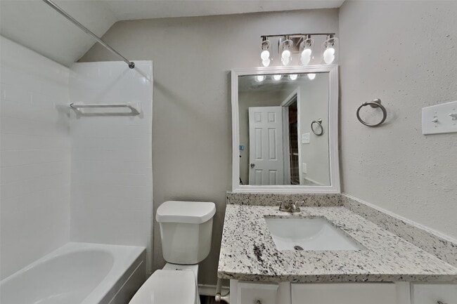 Building Photo - 2415 Pebbledowne Cir