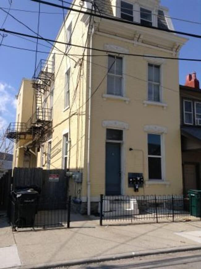 Building Photo - 2829 Glendora Ave