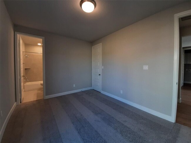Building Photo - 7575 Pemberley Ct
