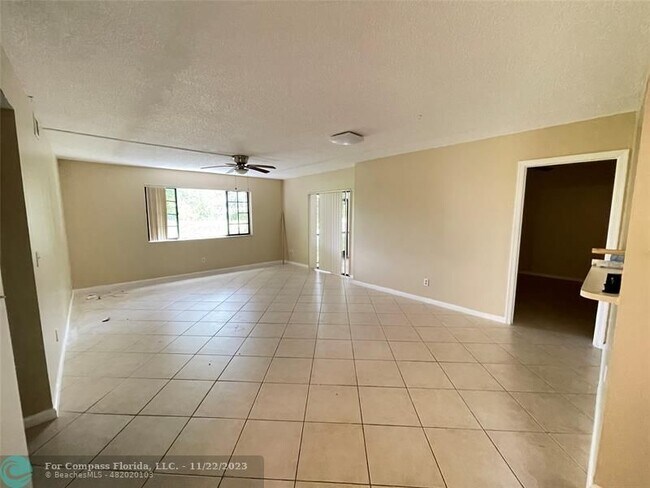 Building Photo - 12222 Royal Palm Blvd
