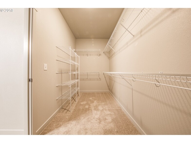 Building Photo - 14450 SW Aiken Ln