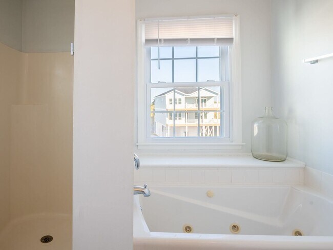 Building Photo - On Porpoise @ 36 Porpoise Place