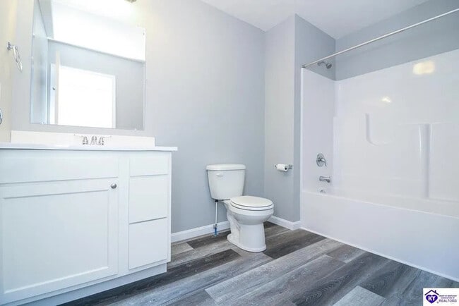 Building Photo - 18 Evergreen Ct