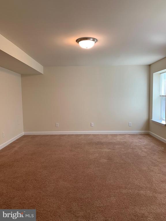 Building Photo - 10308 Bluebird Ct