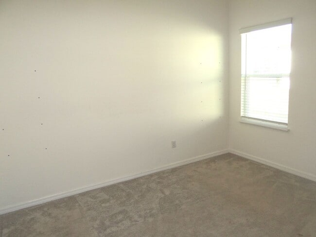 Building Photo - Spacious 4/3/3 home in Mirada