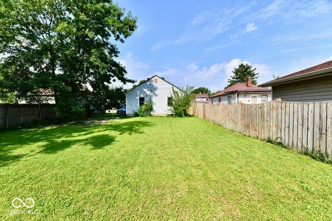 Building Photo - 3315 N Euclid Ave