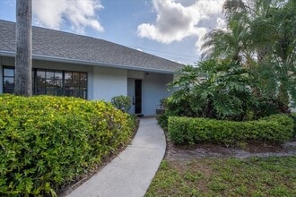 Building Photo - 2216 Amesbury Ct